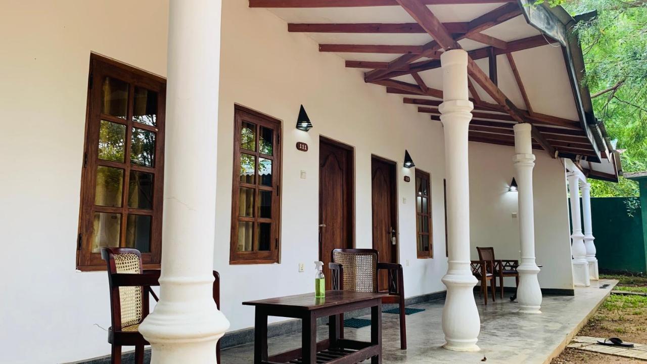Kingfisher Resort Σιγκιρίγια Εξωτερικό φωτογραφία