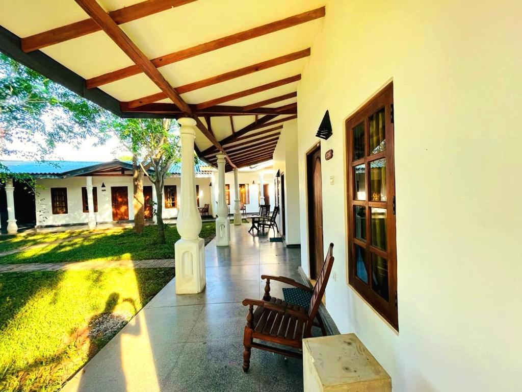 Kingfisher Resort Σιγκιρίγια Εξωτερικό φωτογραφία
