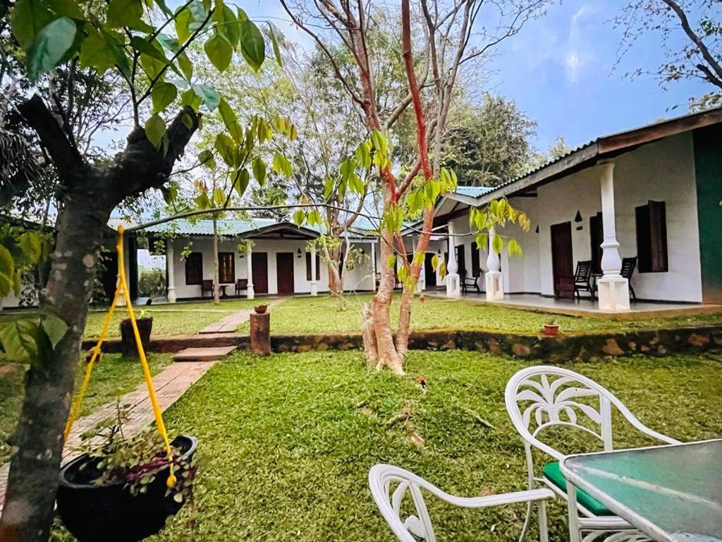 Kingfisher Resort Σιγκιρίγια Εξωτερικό φωτογραφία