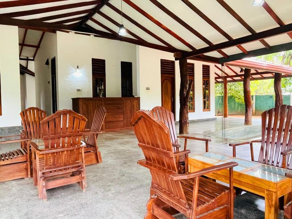 Kingfisher Resort Σιγκιρίγια Εξωτερικό φωτογραφία