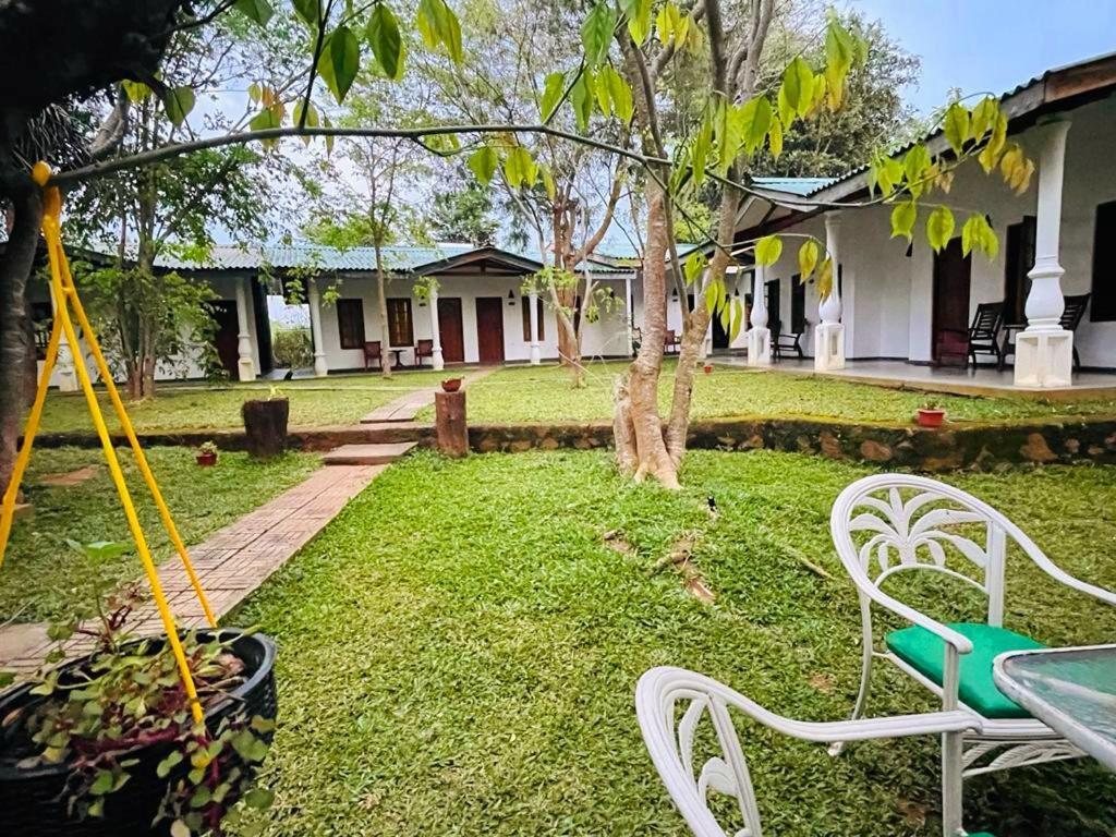 Kingfisher Resort Σιγκιρίγια Εξωτερικό φωτογραφία
